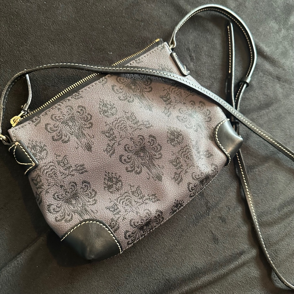 Disney Dooney & Bourke Haunted Mansion Wallpaper Crossbody Bag Gray & Black - Picture 8 of 8